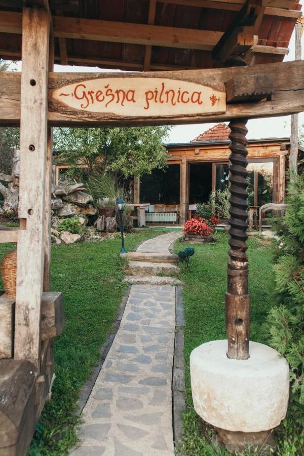 Gresna Pilnica Hotell Klenovnik Exteriör bild